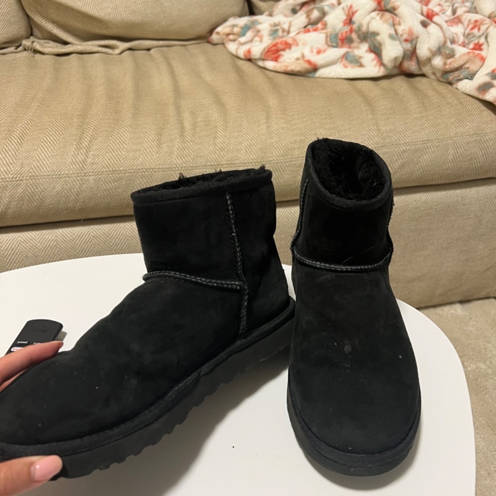 Mini Uggs - image 2